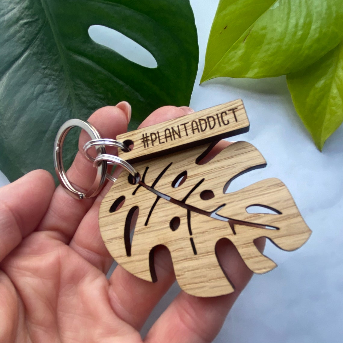 Plant Addict Monstera Leaf Oak Engraved Keyring